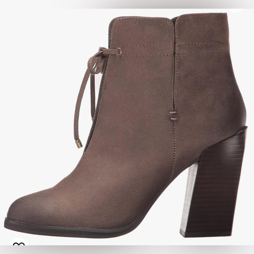 Sbicca Women's Chickflick Ankle Bootie SIZE 10